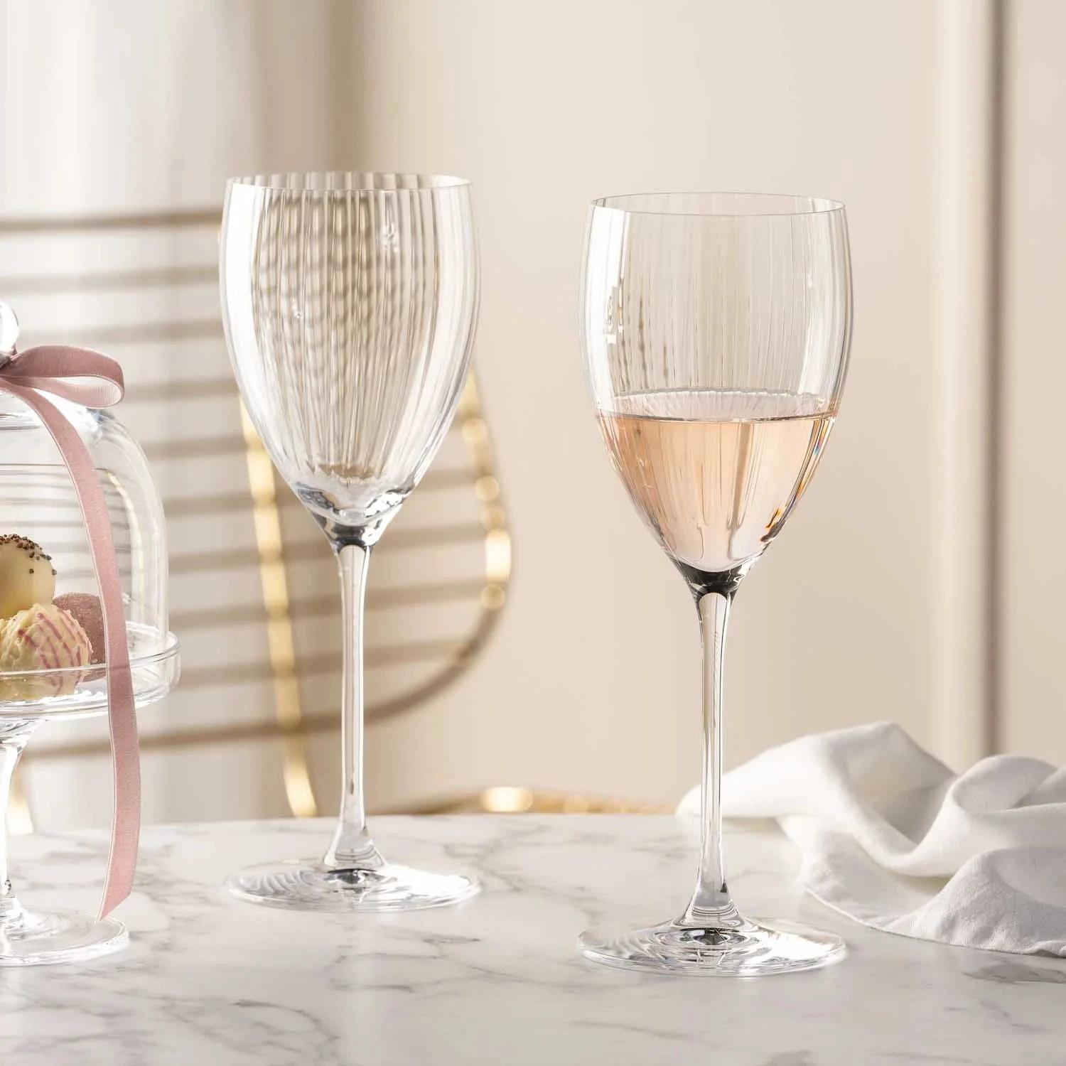 Leonardo Witte Wijnglazen / Riesling Wijnglazen Poesia - 350 Ml - 6 Stuks 4 Leonardo Witte Wijnglazen / Riesling Wijnglazen Poesia - 350 Ml - 6 Stuks - Afbeelding 2