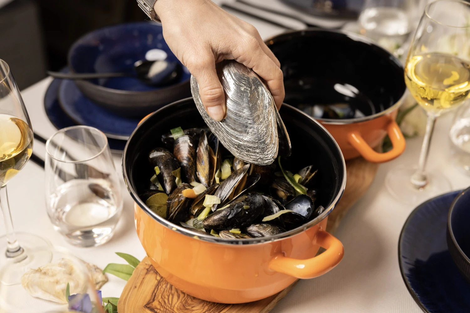 Cosy & Trendy Mosselpan - Oranje - ø 18 Cm / 2.8 Liter 5 Cosy & Trendy Mosselpan - Oranje - ø 18 Cm / 2.8 Liter - Afbeelding 3