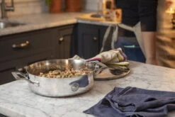 Saveur Selects Hapjespan Voyage - TriPly RVS - ø 25 Cm - Zonder Anti-aanbaklaag 5 Saveur Selects Hapjespan Voyage - TriPly RVS - ø 25 Cm - Zonder Anti-aanbaklaag -Thuiskeuken 1200x759 1