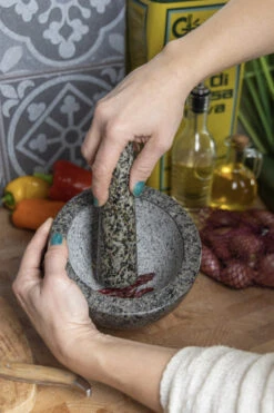 Jay Hill Vijzel - Granite - ø 16 Cm 6 Jay Hill Vijzel - Granite - ø 16 Cm -Thuiskeuken 22 8720812849308 4