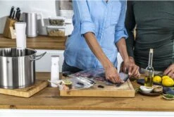 Zwilling Sous Vide Stick Enfinigy - Nauwkeurige Temperatuurinstelling - IPX7 Waterproof - Zwart 25 Zwilling Sous Vide Stick Enfinigy - Nauwkeurige Temperatuurinstelling - IPX7 Waterproof - Zwart -Thuiskeuken 4009839546716 10