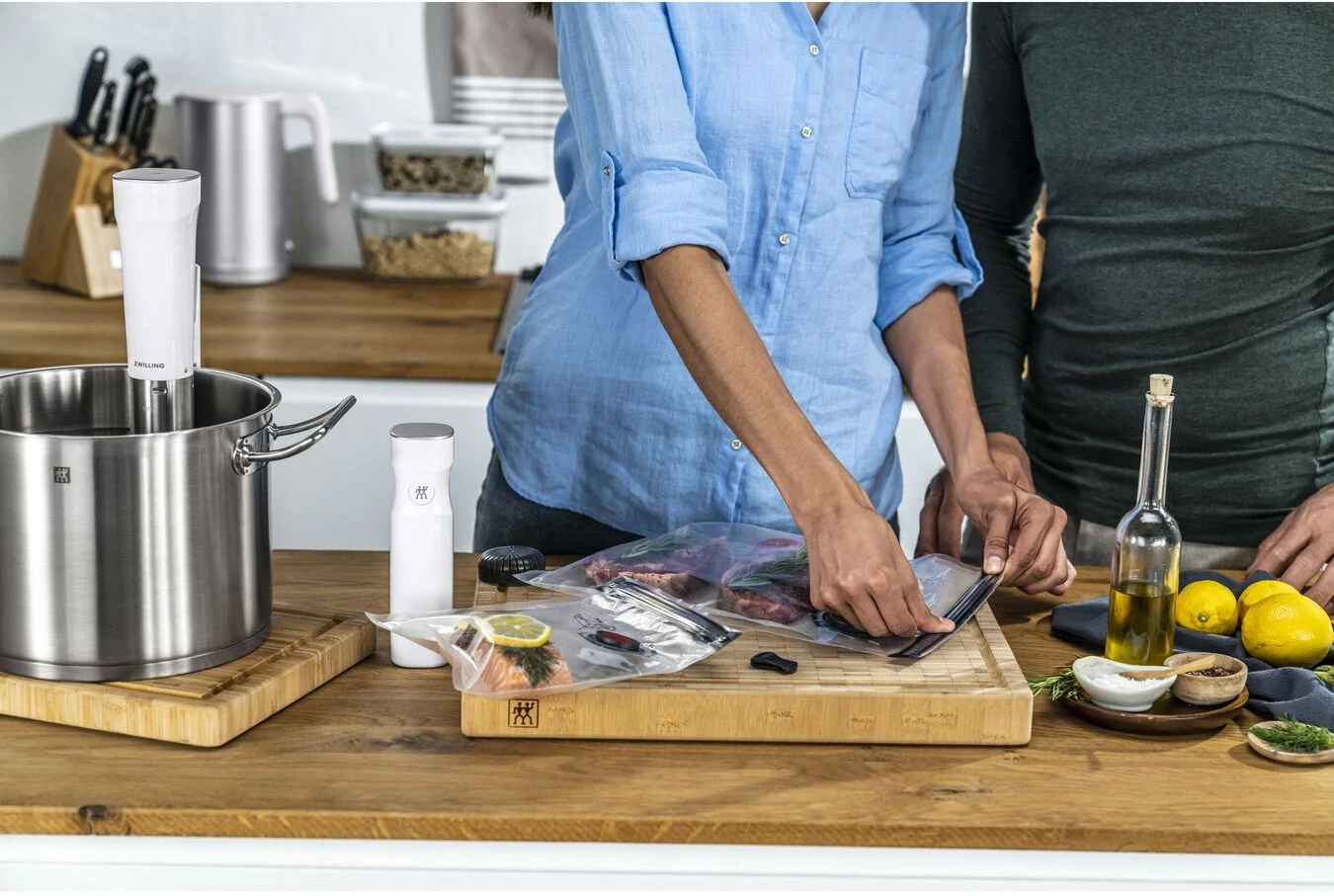 Zwilling Sous Vide Stick Enfinigy - Nauwkeurige Temperatuurinstelling - IPX7 Waterproof - Zwart 13 Zwilling Sous Vide Stick Enfinigy - Nauwkeurige Temperatuurinstelling - IPX7 Waterproof - Zwart - Afbeelding 11