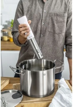 Zwilling Sous Vide Stick Enfinigy - Nauwkeurige Temperatuurinstelling - IPX7 Waterproof - Zwart 23 Zwilling Sous Vide Stick Enfinigy - Nauwkeurige Temperatuurinstelling - IPX7 Waterproof - Zwart -Thuiskeuken 4009839546716 8