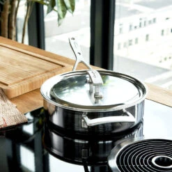 Demeyere Hapjespan Industry 5 - ø 28 Cm / 5.7 Liter + Deksel 10 Demeyere Hapjespan Industry 5 - ø 28 Cm / 5.7 Liter + Deksel -Thuiskeuken 40850 681 0 Lifestyle Image Product OS 750x750 1