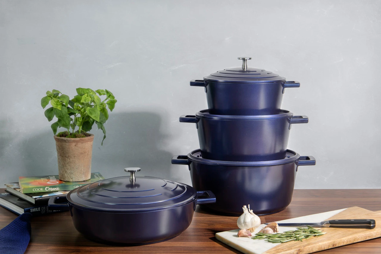 MasterClass Braadpan Blauw - ø 28 Cm / 5 Liter - Standaard Anti-aanbaklaag 4 MasterClass Braadpan Blauw - ø 28 Cm / 5 Liter - Standaard Anti-aanbaklaag - Afbeelding 2