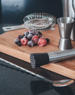 Vacu Vin Barmaatje Double Jigger - RVS - 15-30 Ml 8 Vacu Vin Barmaatje Double Jigger - RVS - 15-30 Ml -Thuiskeuken 78623606 Bar Spoon Lifestyle V1 scaled 1