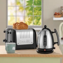 Dualit Broodrooster Lite - 4 Sleuven - Black - D46225 11 Dualit Broodrooster Lite - 4 Sleuven - Black - D46225 -Thuiskeuken 85957 lite jug kettle4 toaster 4 slot black lifestyle web