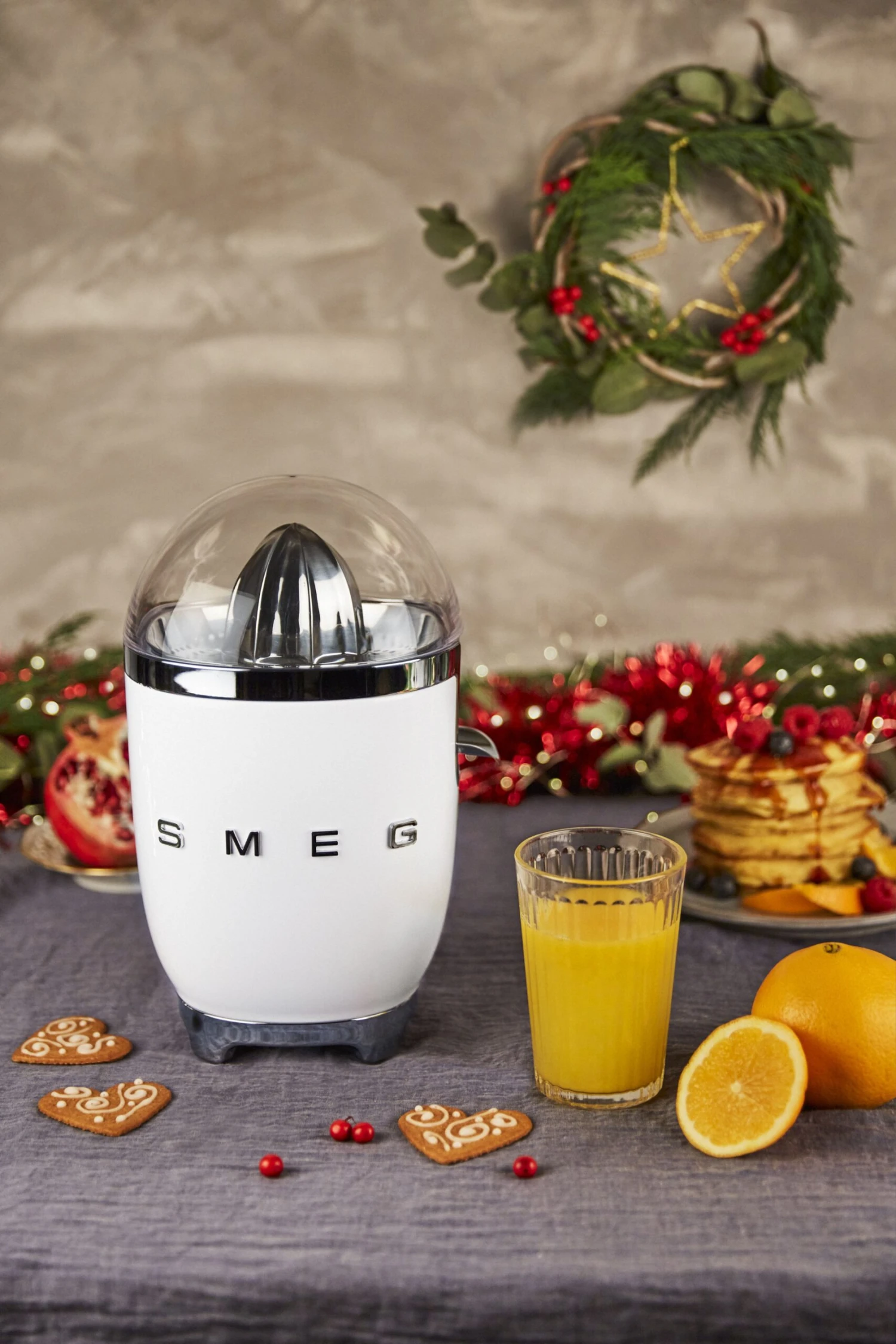 SMEG Citruspers - Elektrisch - Wit - CJF11WHEU 4 SMEG Citruspers - Elektrisch - Wit - CJF11WHEU - Afbeelding 2