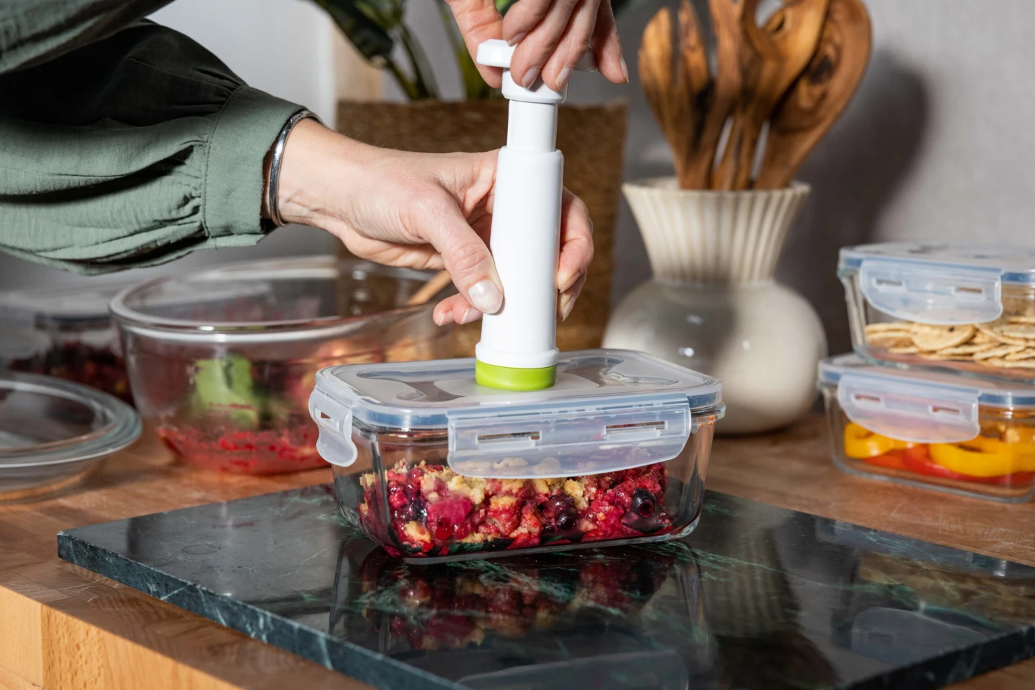 Sareva Vacuum Ovenschalen / Vershoudbakjes - Hittebestendig Glas - 4 Delige Set / 485 + 970 + 1.7 Ltr 4 Sareva Vacuum Ovenschalen / Vershoudbakjes - Hittebestendig Glas - 4 Delige Set / 485 + 970 + 1.7 Ltr - Afbeelding 2