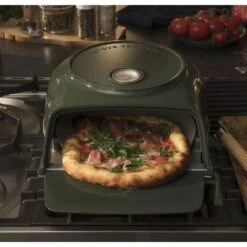 Fernus & Friends Pizza Oven - Voor Fornuis - Duck Green - Voor ø 26 Cm Pizza's 15 Fernus & Friends Pizza Oven - Voor Fornuis - Duck Green - Voor ø 26 Cm Pizza's -Thuiskeuken Fernus groen Voorkant Sfeer