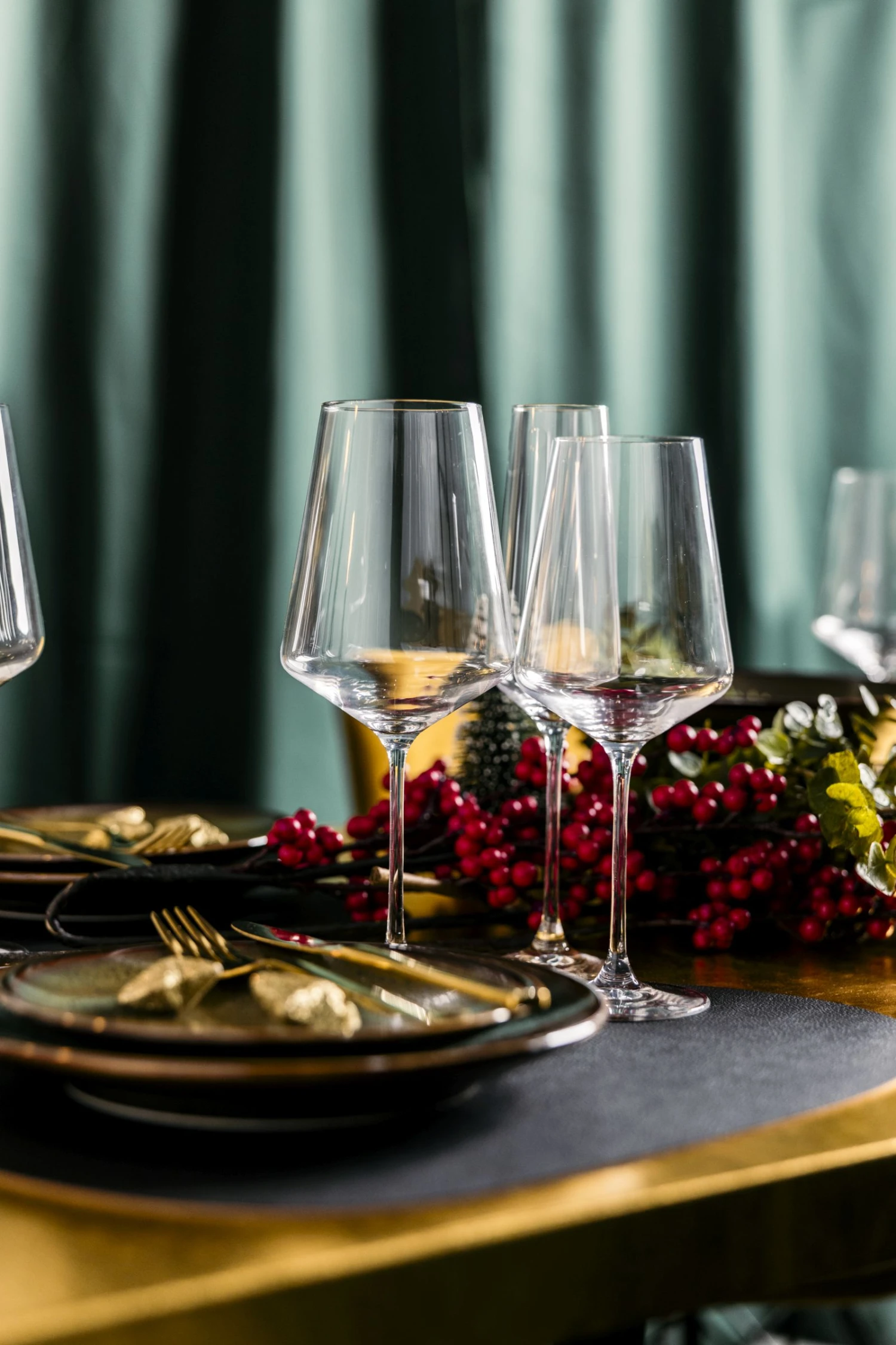 Leonardo Wijnglazenset Puccini (Rode Wijnglazen & Witte Wijnglazen & Champagneglazen)- 12 Delige Set 4 Leonardo Wijnglazenset Puccini (Rode Wijnglazen & Witte Wijnglazen & Champagneglazen)- 12 Delige Set - Afbeelding 2