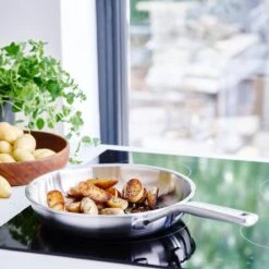 KitchenAid Koekenpan - Multi-Ply RVS - ø 24 Cm - Zonder Anti-aanbaklaag -Thuiskeuken KA Koekenpan Multiply Stainless 2 1