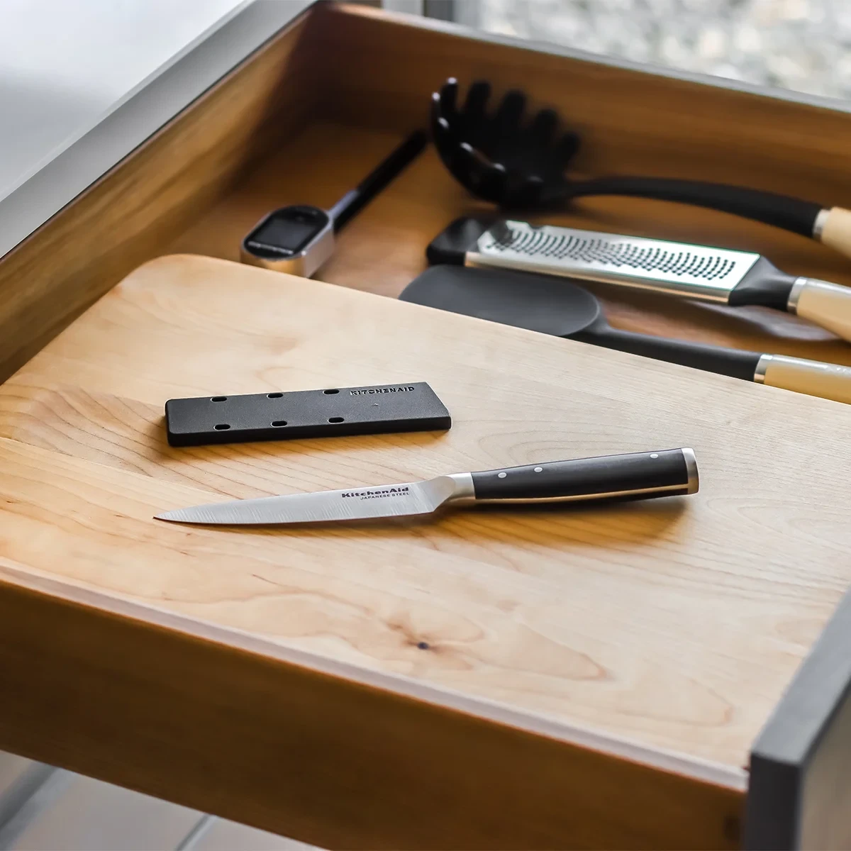 KitchenAid Officemes Gourmet 12 Cm + Gratis Mesbeschermer 3 KitchenAid Officemes Gourmet 12 Cm + Gratis Mesbeschermer - Afbeelding 2