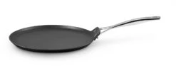 Le Creuset Pannenkoekenpan Les Forgées TNS - ø 24 Cm - Standaard Anti-aanbaklaag 12 Le Creuset Pannenkoekenpan Les Forgées TNS - ø 24 Cm - Standaard Anti-aanbaklaag -Thuiskeuken LC 20190624 ZS PS FS 51106280010002 001