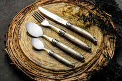Laguiole Style De Vie Bestekset Premium Line - Parelmoer - 24 Delig / 6 Personen 7 Laguiole Style De Vie Bestekset Premium Line - Parelmoer - 24 Delig / 6 Personen -Thuiskeuken PrCouvParel 2
