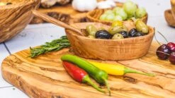 Jay Hill Serveerplank XL Tunea - Olijfhout - 55 - 64 Cm 9 Jay Hill Serveerplank XL Tunea - Olijfhout - 55 - 64 Cm -Thuiskeuken Tunea 21 1