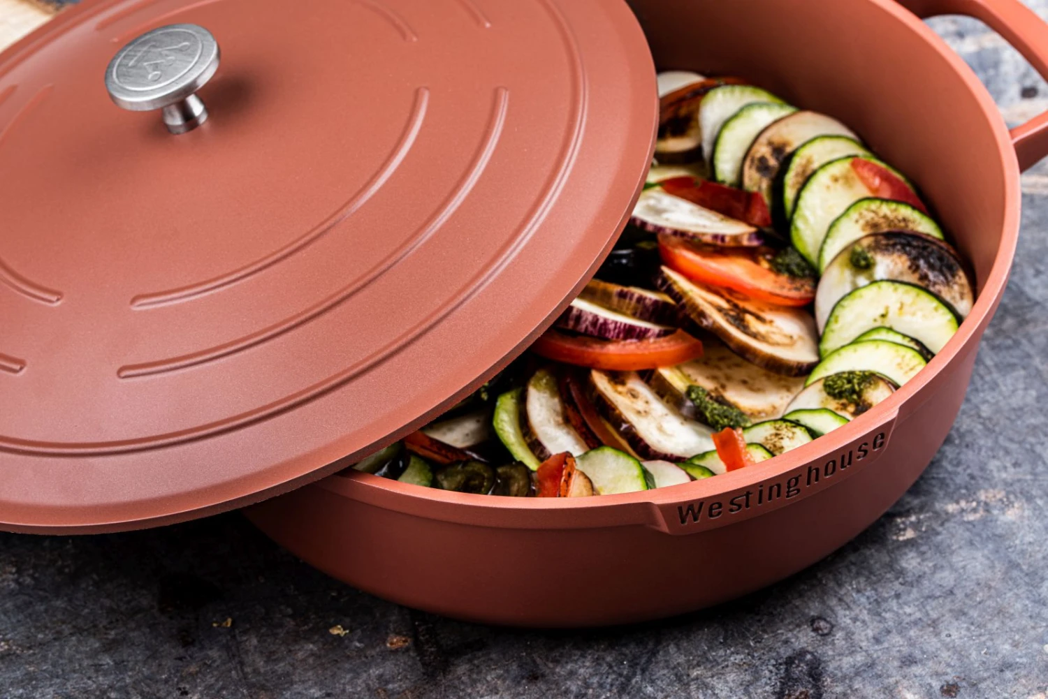 Westinghouse Hapjespan Performance - Rebel Red - ø 32 Cm / 5.8 Liter - Standaard Anti-aanbaklaag 10 Westinghouse Hapjespan Performance - Rebel Red - ø 32 Cm / 5.8 Liter - Standaard Anti-aanbaklaag - Afbeelding 8