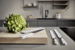 Wusthof Mesbeschermer Tot 20 Cm Laag Wit -Thuiskeuken Wusthof Mesbeschermer Tot 30 cm Laag Wit 1 4