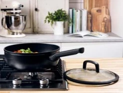 BK Hapjespan Met Deksel - Easy Induction - ø 28 Cm / 4.6 Liter - Keramische Anti-aanbaklaag -Thuiskeuken bcf2cdccf90878caf7fa58243e2fb20cc4cc690b BK Easy Induction Skillet 24 008