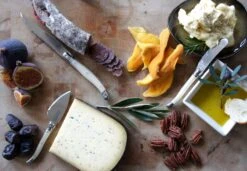 Laguiole Style De Vie Kaasmessen Parelmoer 3-Delig 9 Laguiole Style De Vie Kaasmessen Parelmoer 3-Delig -Thuiskeuken kaasmes steakmes botermes parelmoer 1