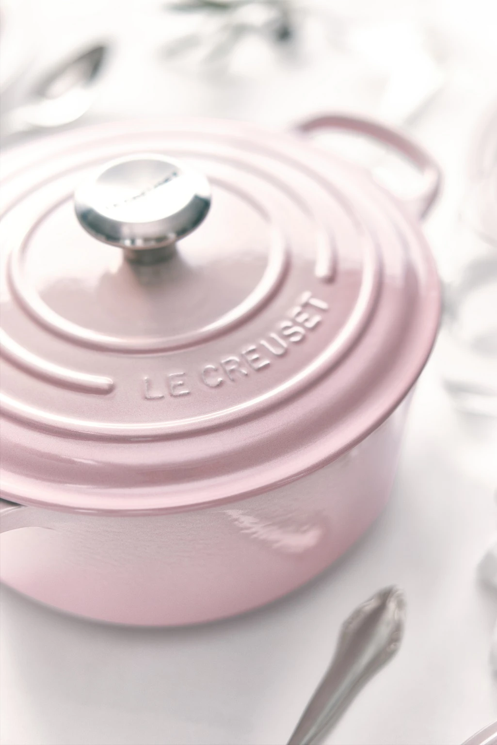 Le Creuset Braadpan Signature - Shell Pink - ø 24 Cm / 4.2 Liter 5 Le Creuset Braadpan Signature - Shell Pink - ø 24 Cm / 4.2 Liter - Afbeelding 3
