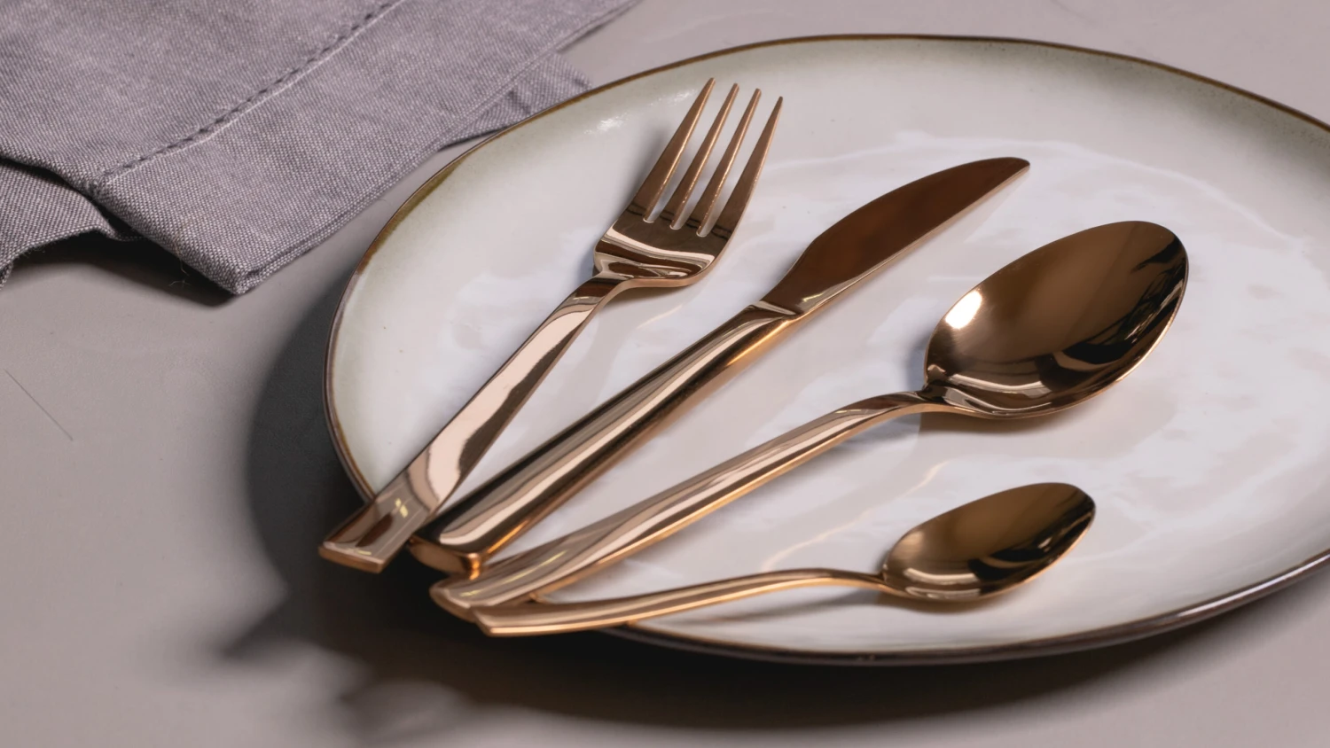 Sareva Bestekset - 16-delig / 4 Personen - Koper 4 Sareva Bestekset - 16-delig / 4 Personen - Koper - Afbeelding 2