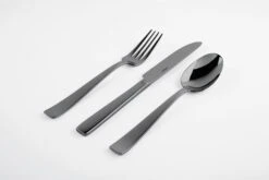 Sambonet Bestekset Flat - Zwart - 24 Delig / 6 Personen 12 Sambonet Bestekset Flat - Zwart - 24 Delig / 6 Personen -Thuiskeuken sambonet bestekset flat zwart sfeer4