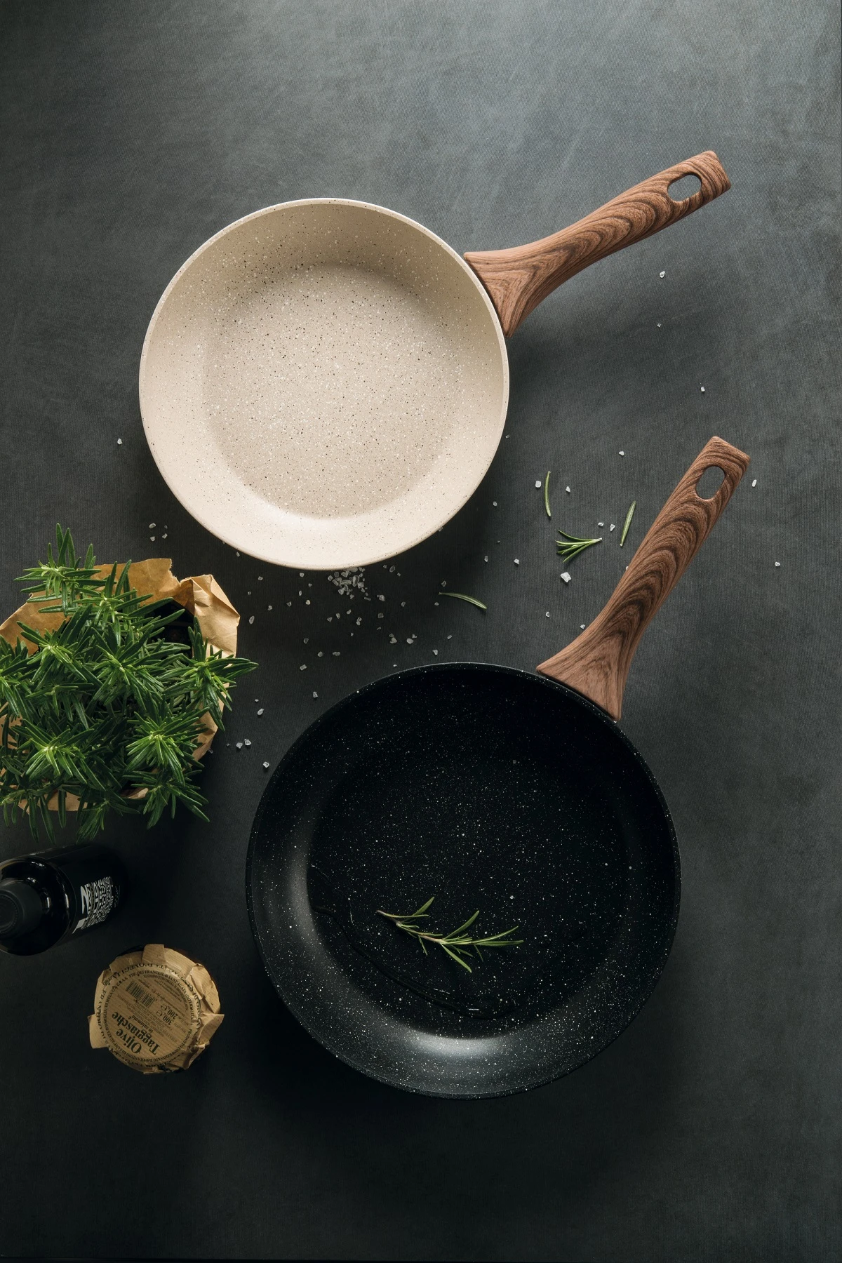 Sambonet Wokpan Rock 'n' Rose - Zwart - ø 28 Cm - Standaard Anti-aanbaklaag 6 Sambonet Wokpan Rock 'n' Rose - Zwart - ø 28 Cm - Standaard Anti-aanbaklaag - Afbeelding 4