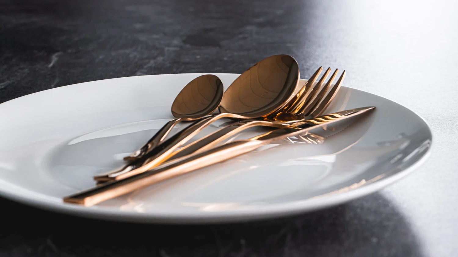 Sareva Bestekset - 16-delig / 4 Personen - Koper 5 Sareva Bestekset - 16-delig / 4 Personen - Koper - Afbeelding 3