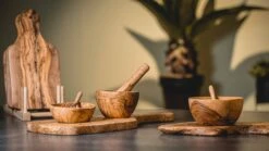 Jay Hill Serveerplank Met Handgreep Tunea - Olijfhout - 36 X 15 Cm 11 Jay Hill Serveerplank Met Handgreep Tunea - Olijfhout - 36 X 15 Cm -Thuiskeuken tunea 4 1 2